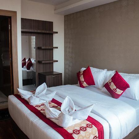 Kusum Airport Hotel 카트만두 외부 사진