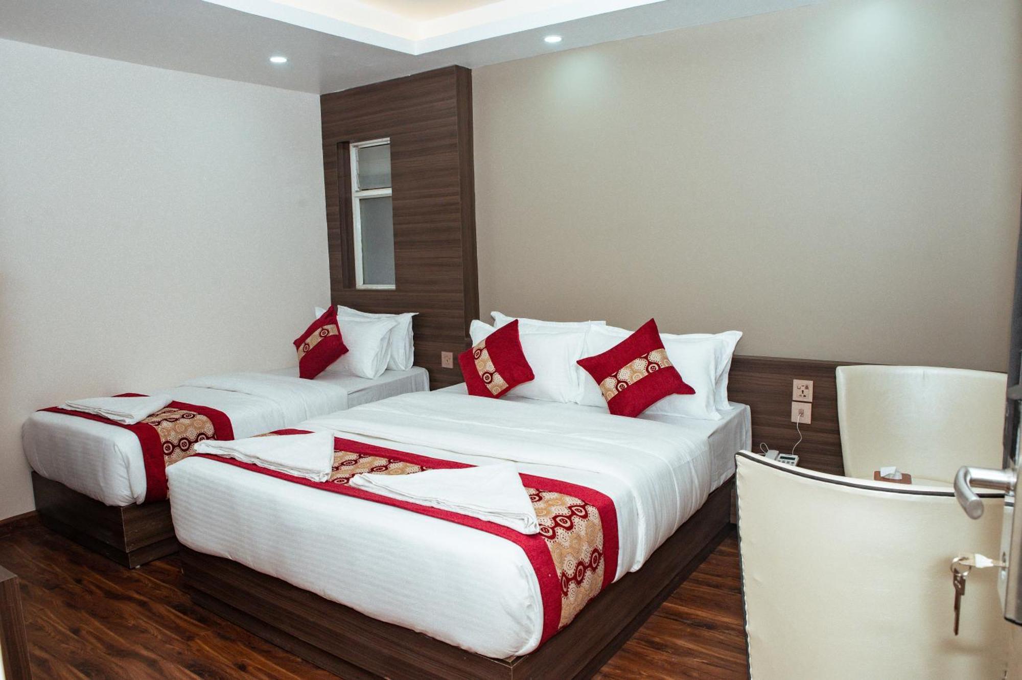 Kusum Airport Hotel 카트만두 외부 사진