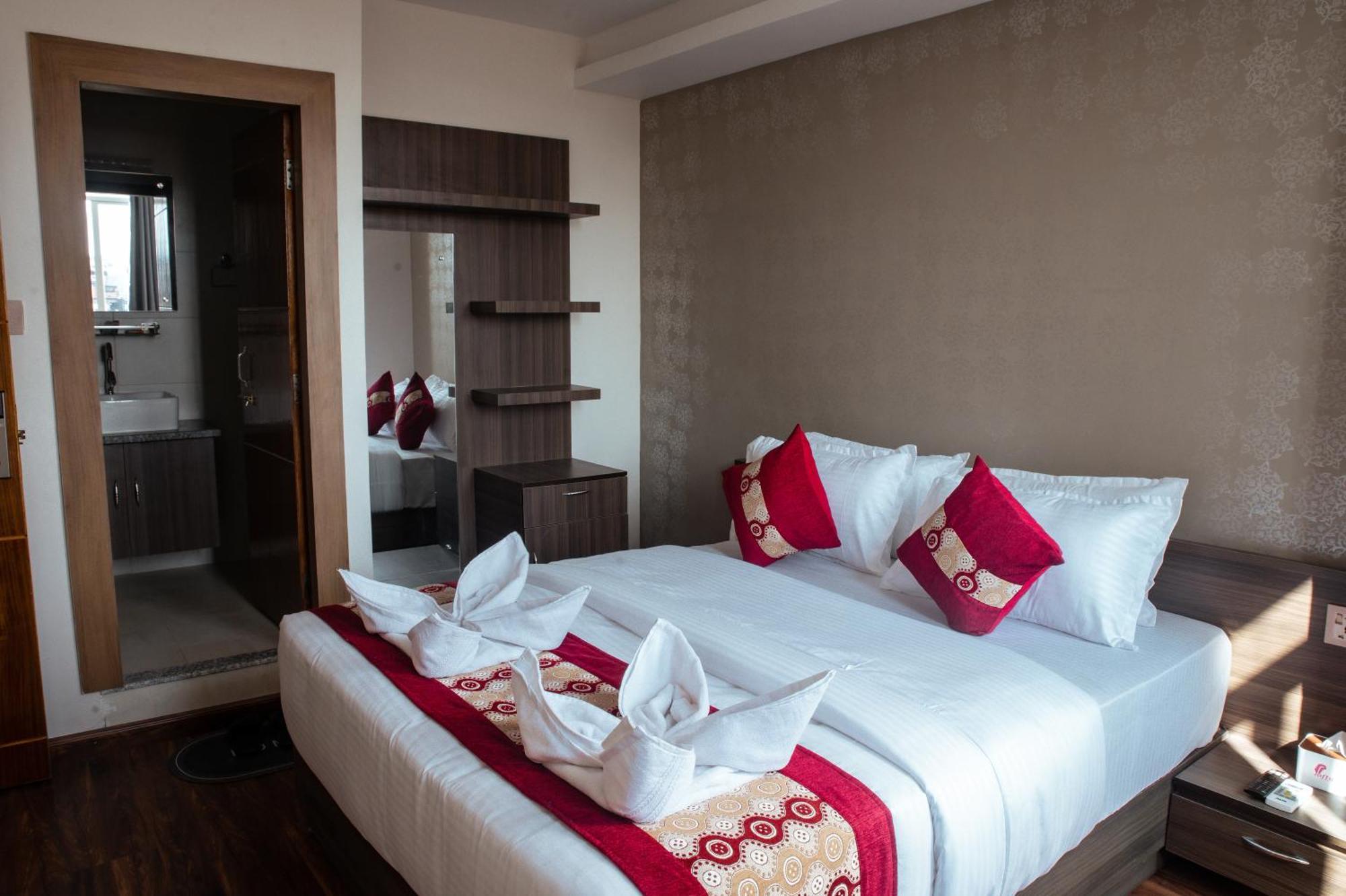 Kusum Airport Hotel 카트만두 외부 사진