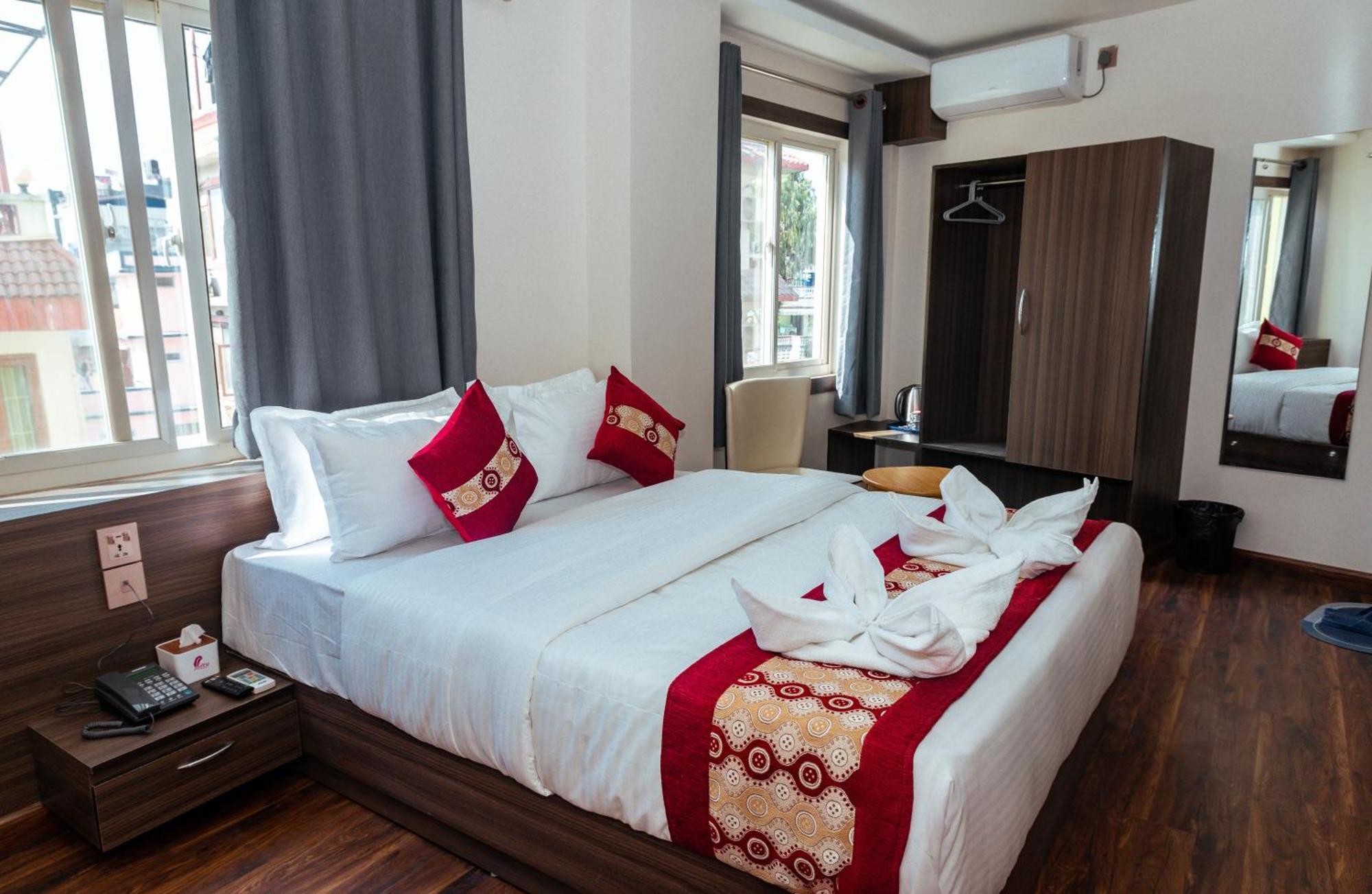Kusum Airport Hotel 카트만두 외부 사진