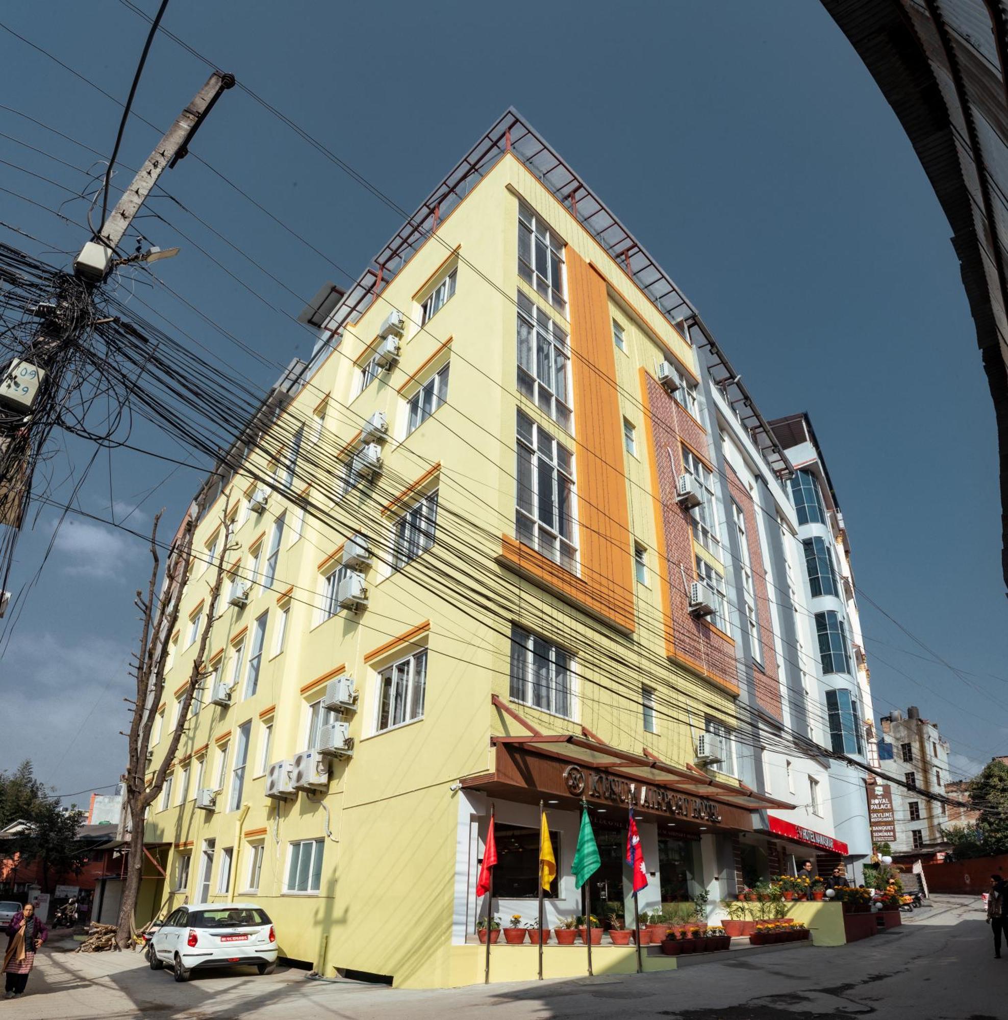 Kusum Airport Hotel 카트만두 외부 사진